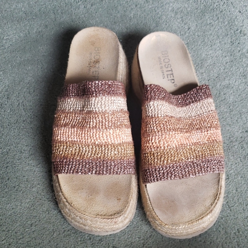 Used Biostep fabric tan/creme/pink sandals